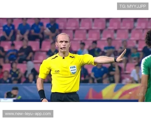 中超裁判队伍建设完善，执法更规范，2021赛季中超裁判