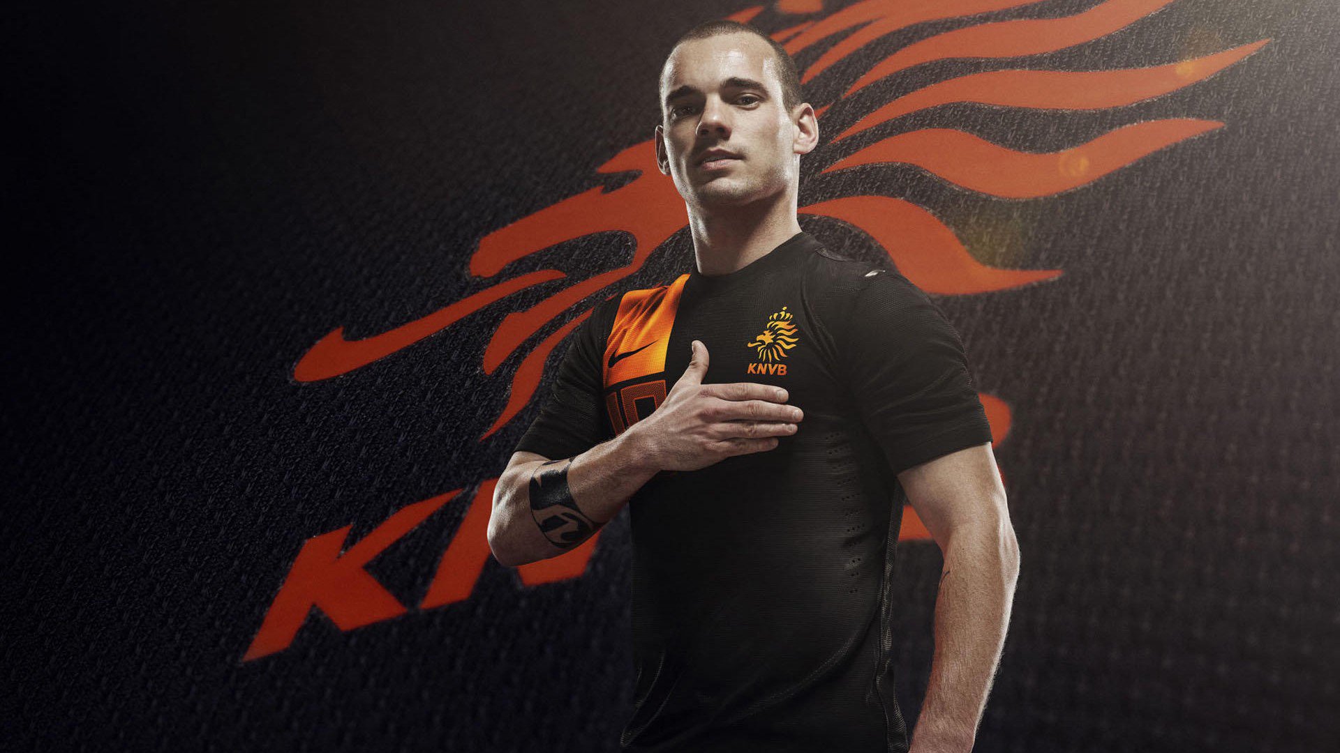 “AI越位+裁判头戴摄像：技术革新引发热议”