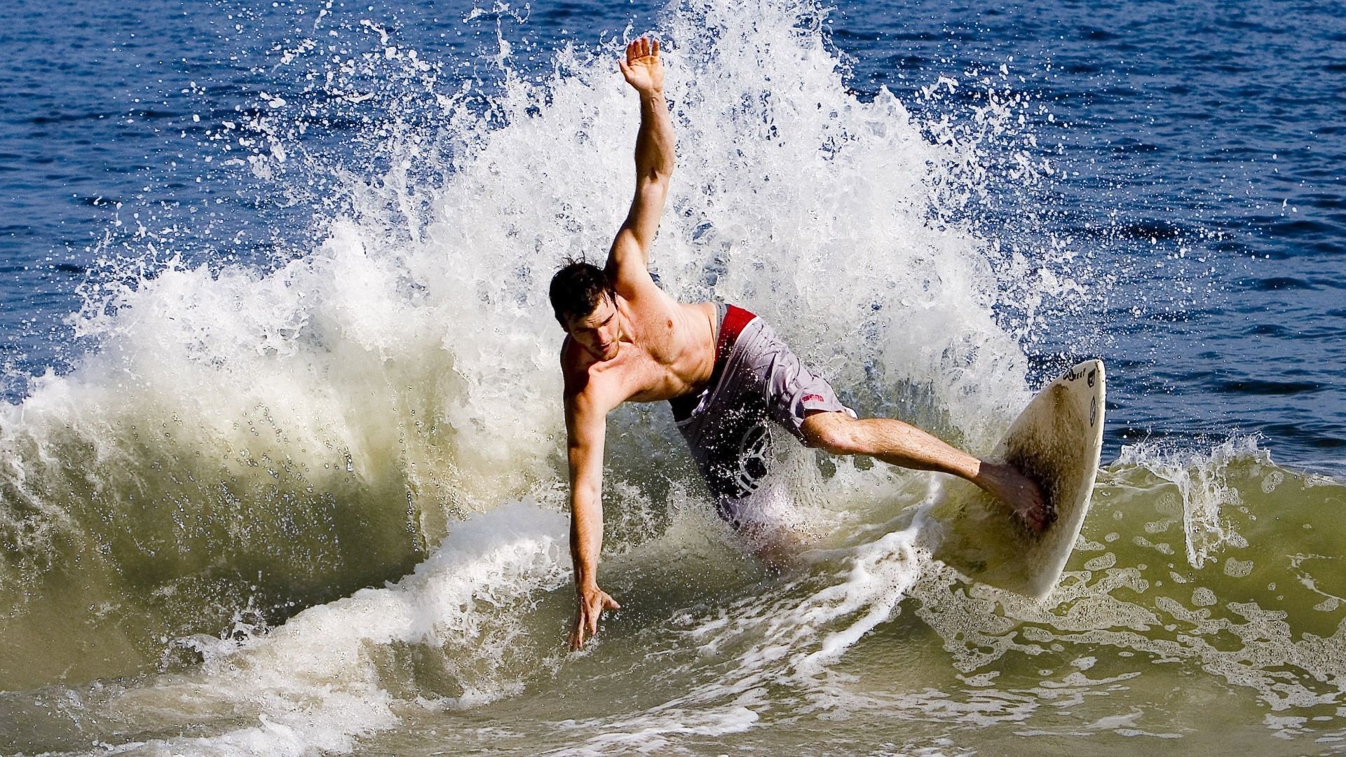 南非女跳水队克服心理压力成功翻盘，南非女子冠军赛